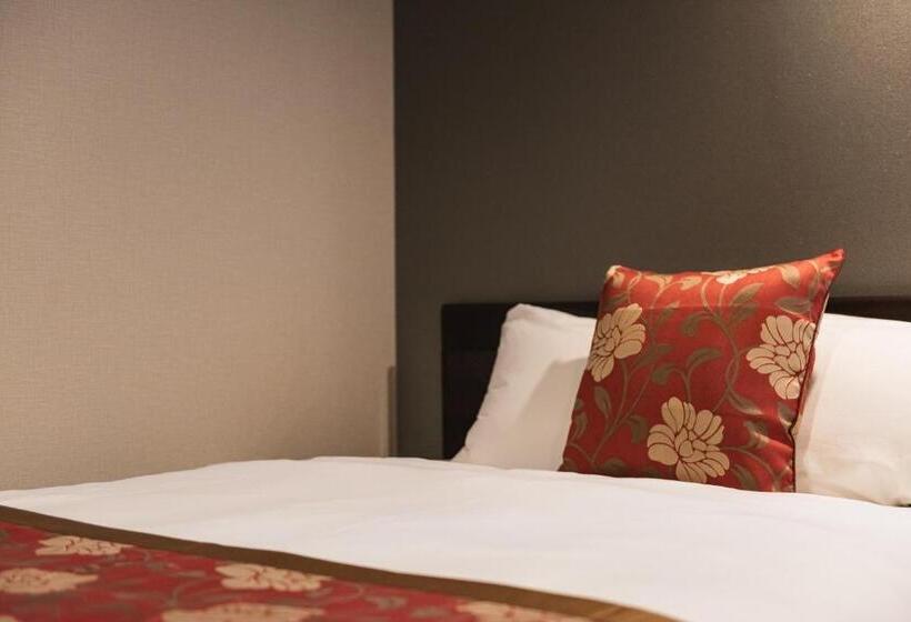 חדר משפחתי, Grand Base Nagasaki City