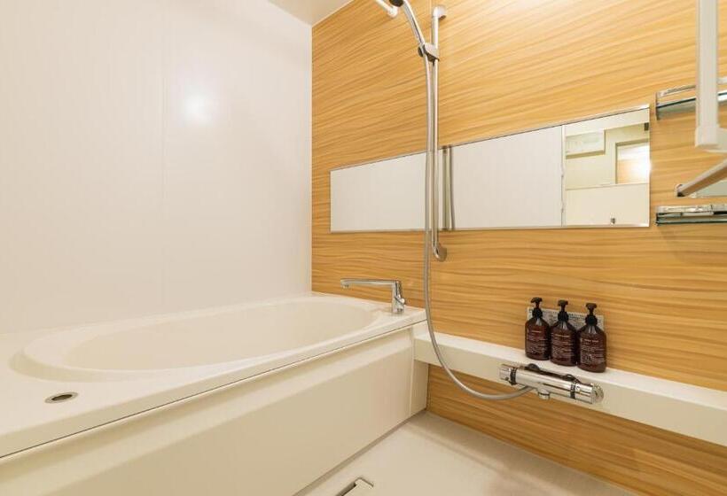 חדר משפחתי, Grand Base Nagasaki City