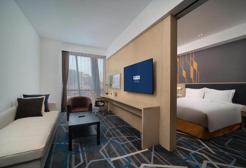 身障者適用キングサイズベッドルーム, Holiday Inn Express Qingdao Innovation Park, An Ihg