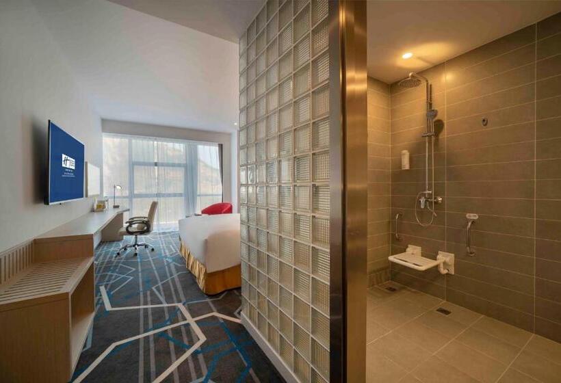 身障者適用キングサイズベッドルーム, Holiday Inn Express Qingdao Innovation Park, An Ihg