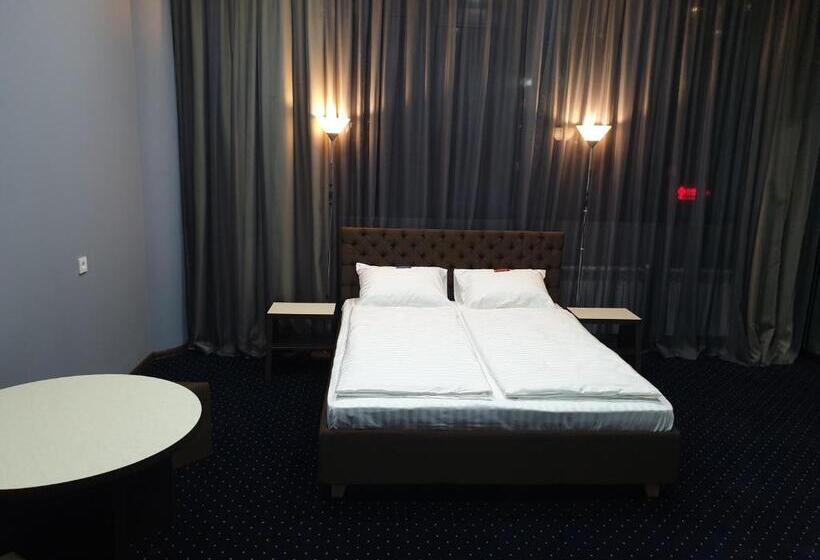 סוויטה דלוקס, Lex Trend