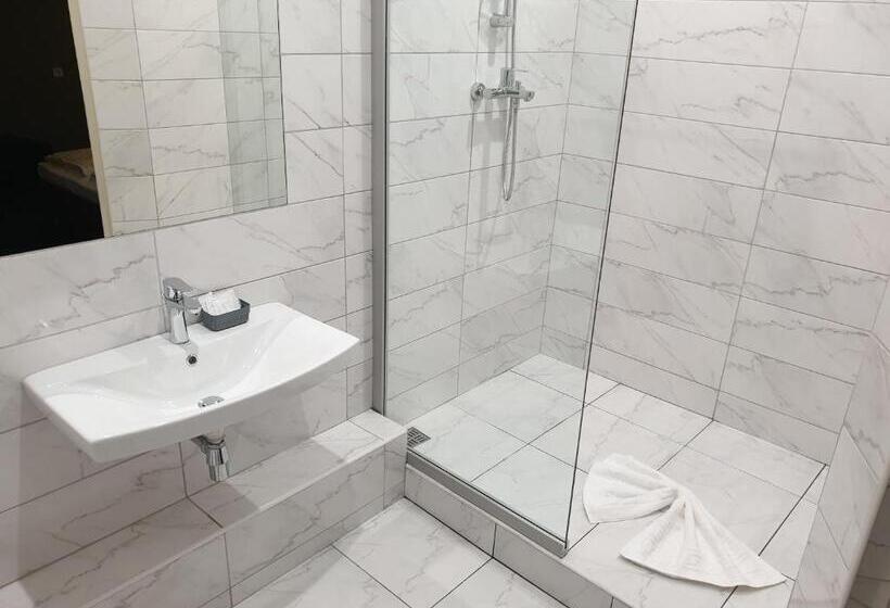 חדר דלוקס, Lex Trend