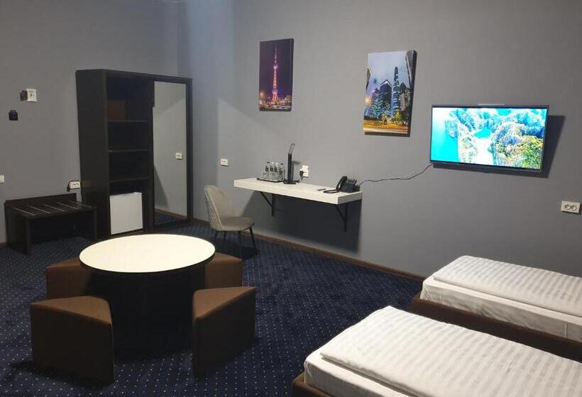 חדר פרמיום לארבעה, Lex Trend