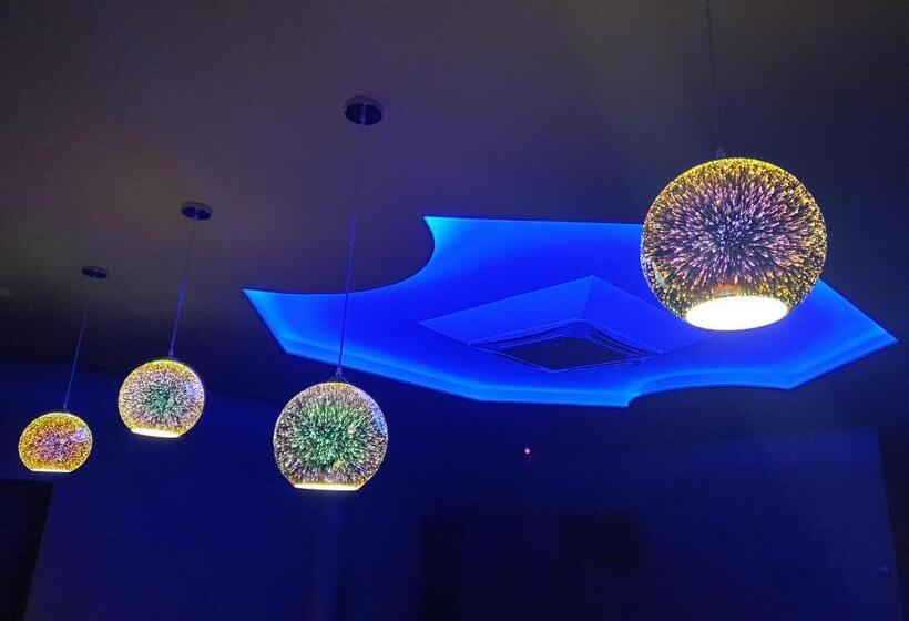 סוויטה עם מרפסת, Lex Trend