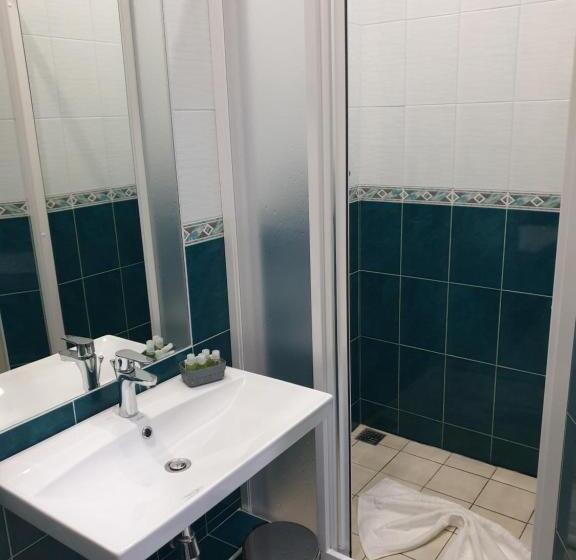 סוויטה עם מרפסת, Lex Trend