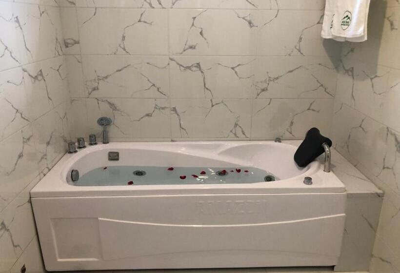 سوییت خانوادگی, Noibaiboutique