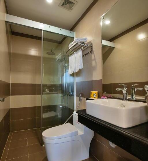 اتاق استاندارد چهار تخته, Noibaiboutique