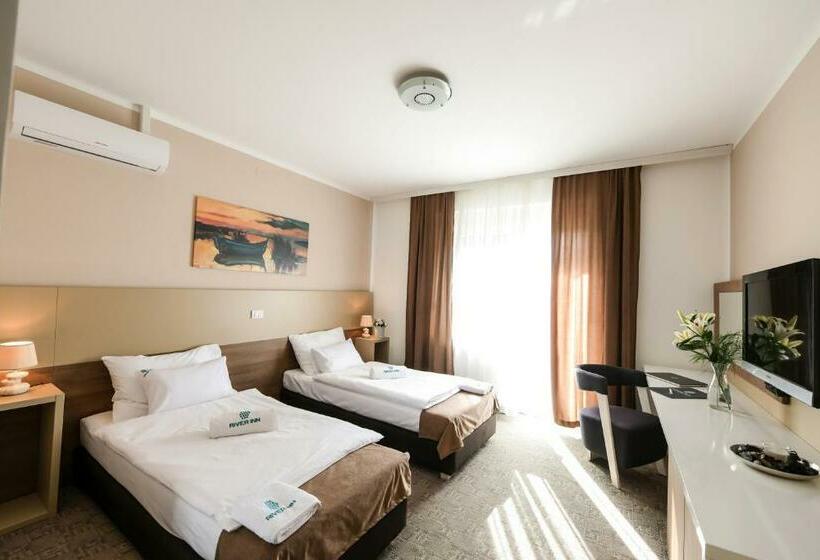 Standard Room, River Inn