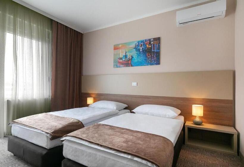 اتاق استاندارد, River Inn