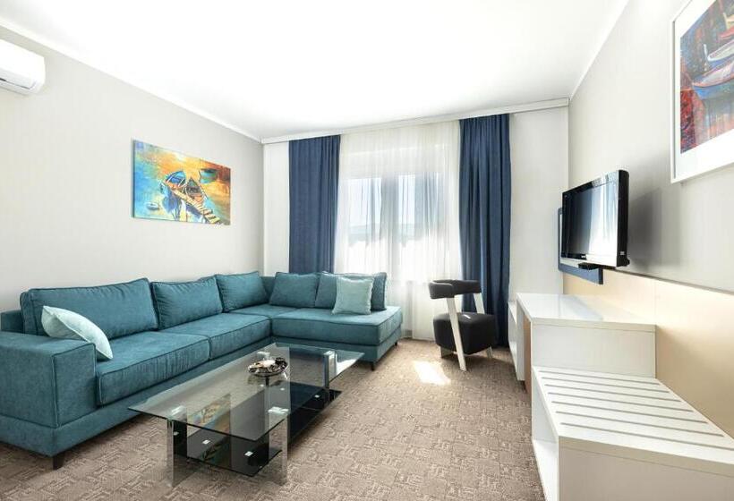 1 Bedroom Superior Apartment, River Inn