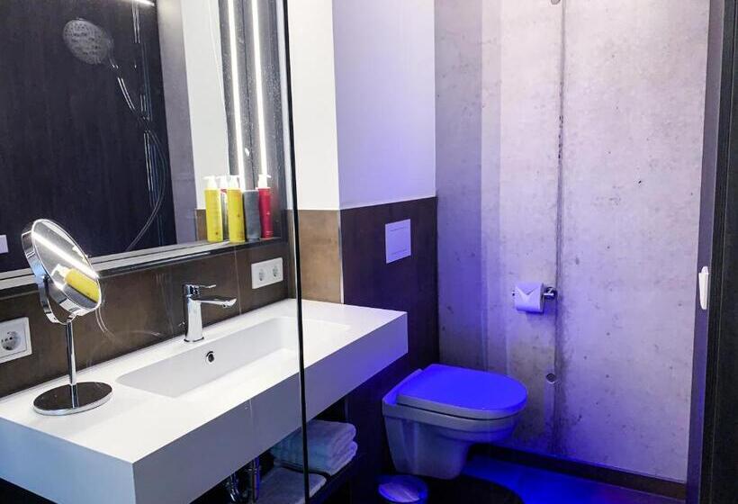 חדר סטנדרט עם מיטת קינג, Zeitgeist