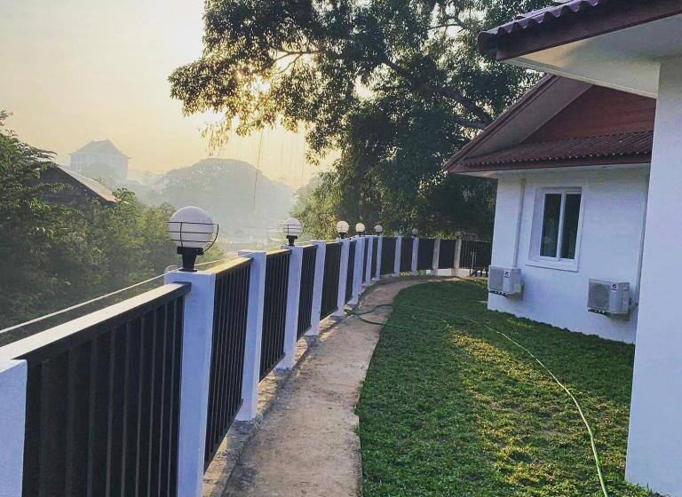 Standard-bungalow Puutarhanäkymä, River View Villas