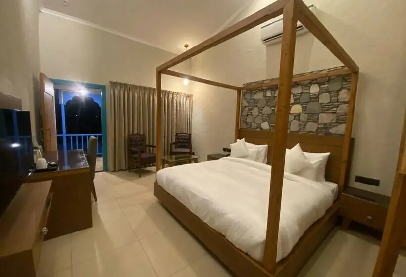 デラックスルーム, Arch The Baakhli Resort