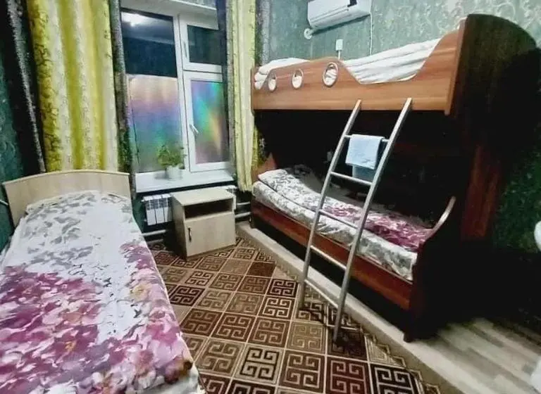 Economy Triple Room, Hostel Sulaiman Too