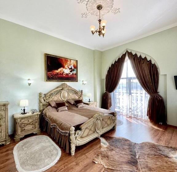 سوئیت با چشمانداز رودخانه, старый бастион