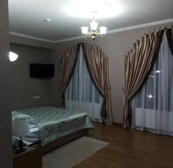 استودیوی لوکس, старый бастион