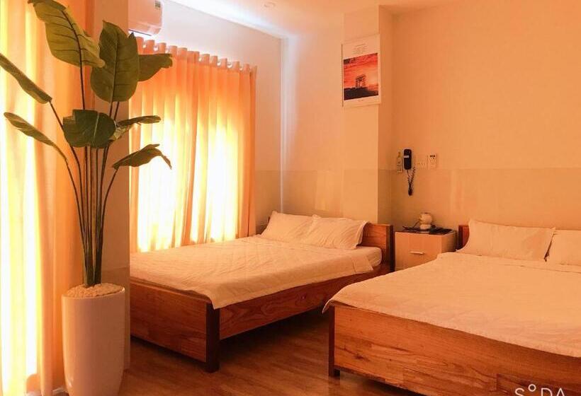 اتاق استاندارد چهارنفره با بالکن, Life