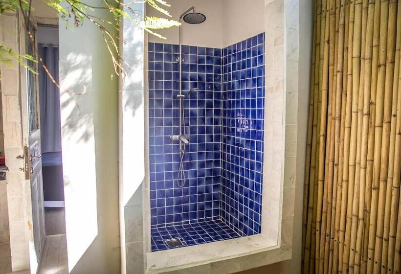 اتاق لوکس, Sorrento Beach Club & Kite Village