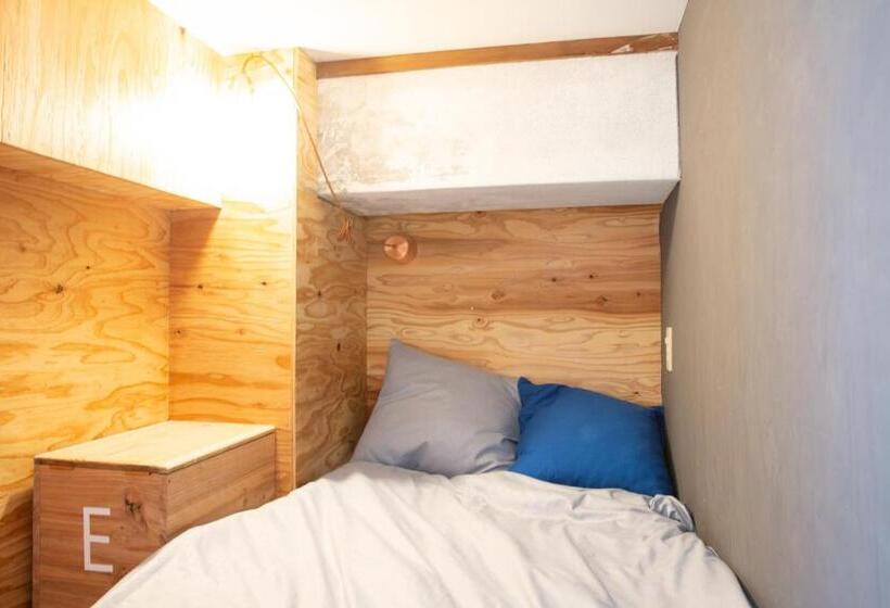Кровать в Общей Комнате, Meedafu's Yui Hostel And Coffee