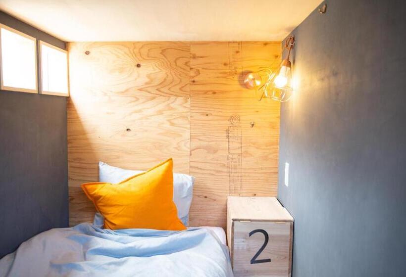 Кровать в Общей Комнате, Meedafu's Yui Hostel And Coffee