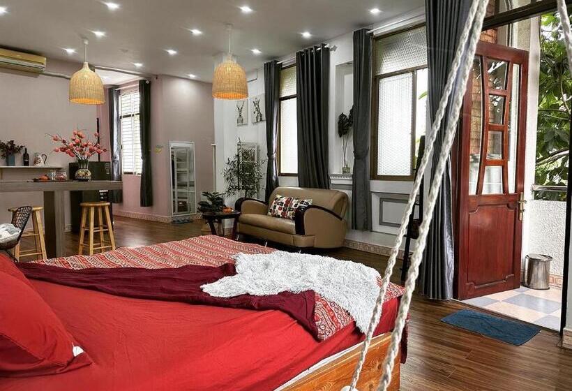 اتاق خانوادگی, Emerald Boutique Stay