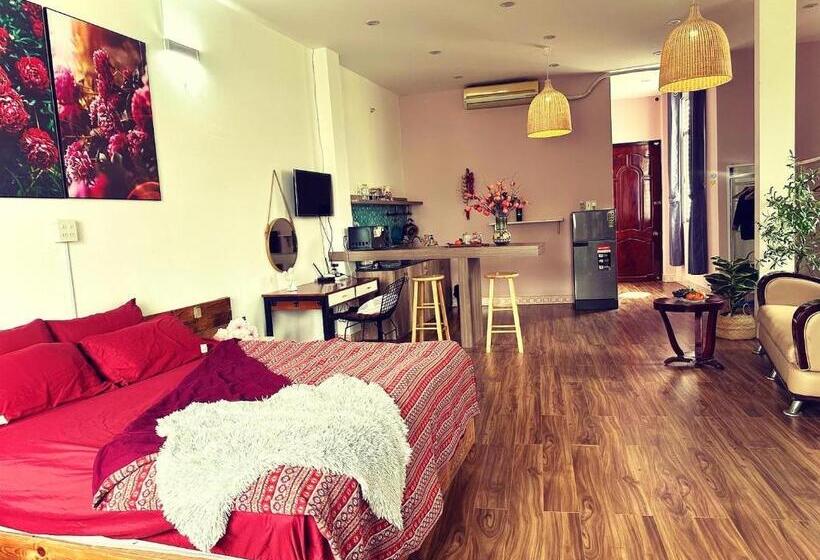اتاق خانوادگی, Emerald Boutique Stay