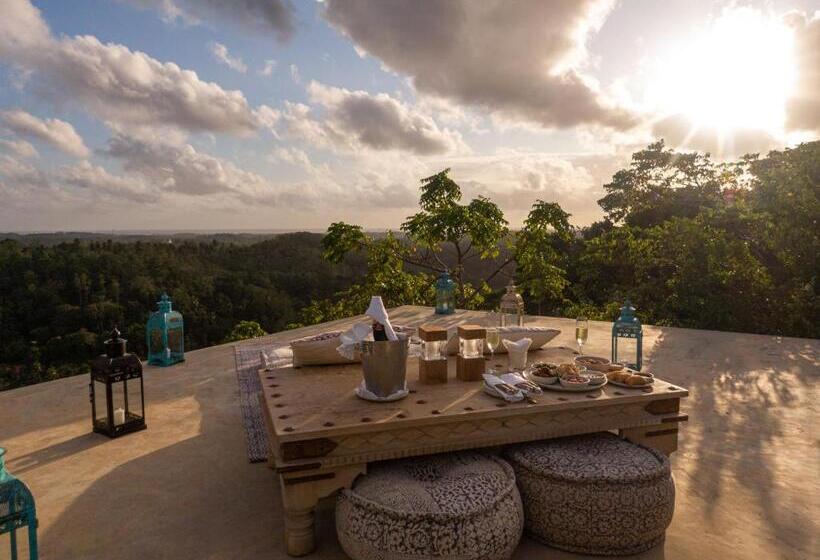 Вилла с 1 спальней и бассейном, Malabar Hill