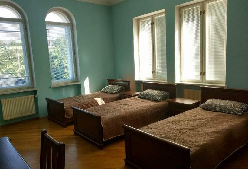 اتاق استاندارد سه نفره, хостел Lutsk G84