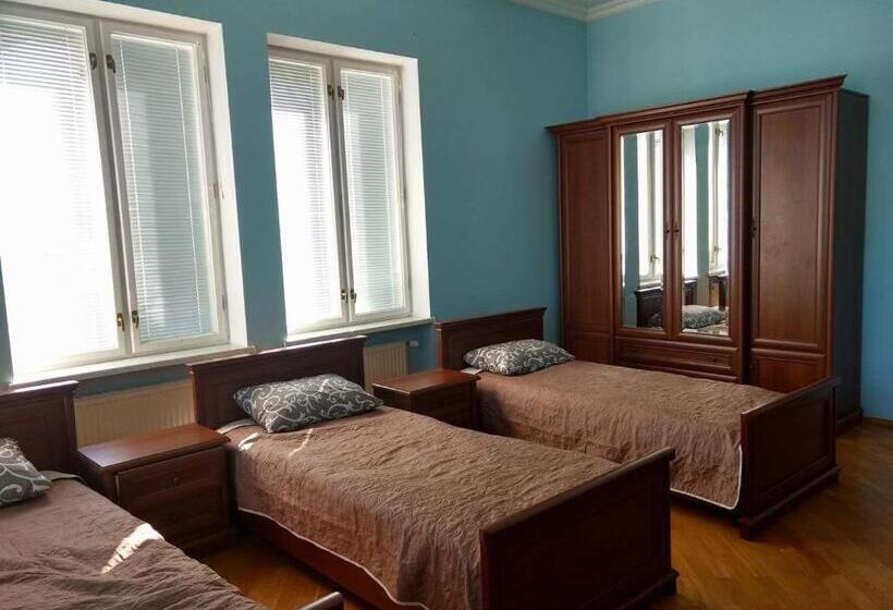 اتاق استاندارد سه نفره, хостел Lutsk G84