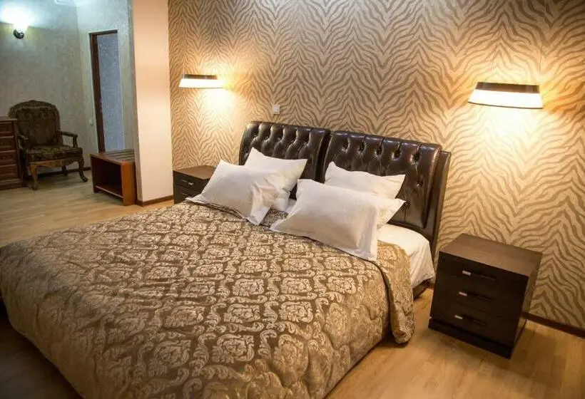 سوییت اجرایی, Amsterdam Hotel Aktobe