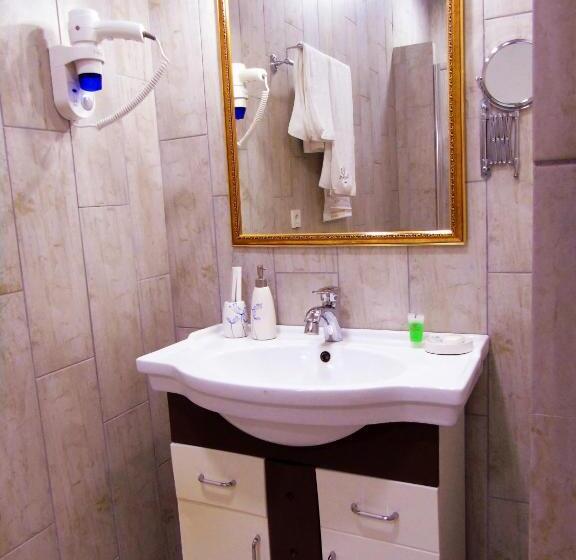 غرفة قياسية فردية, Amsterdam Hotel Aktobe