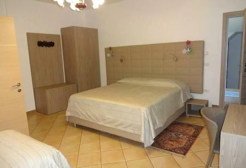 اتاق کلاسیک چهارنفره, Fedrig Rooms With Bathroom & Hostel Rooms