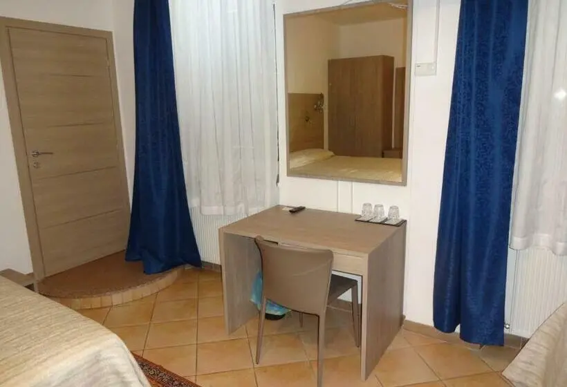 اتاق کلاسیک چهارنفره, Fedrig Rooms With Bathroom & Hostel Rooms