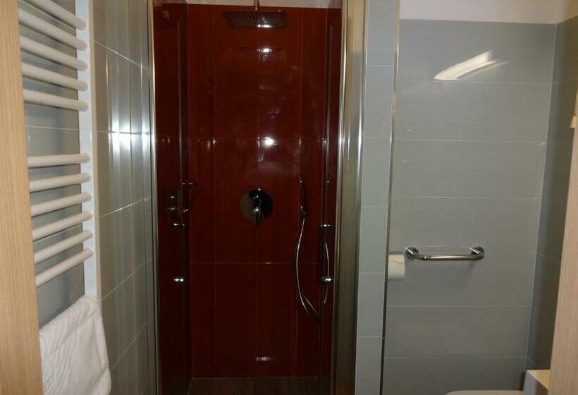 اتاق استاندارد سه نفره, Fedrig Rooms With Bathroom & Hostel Rooms