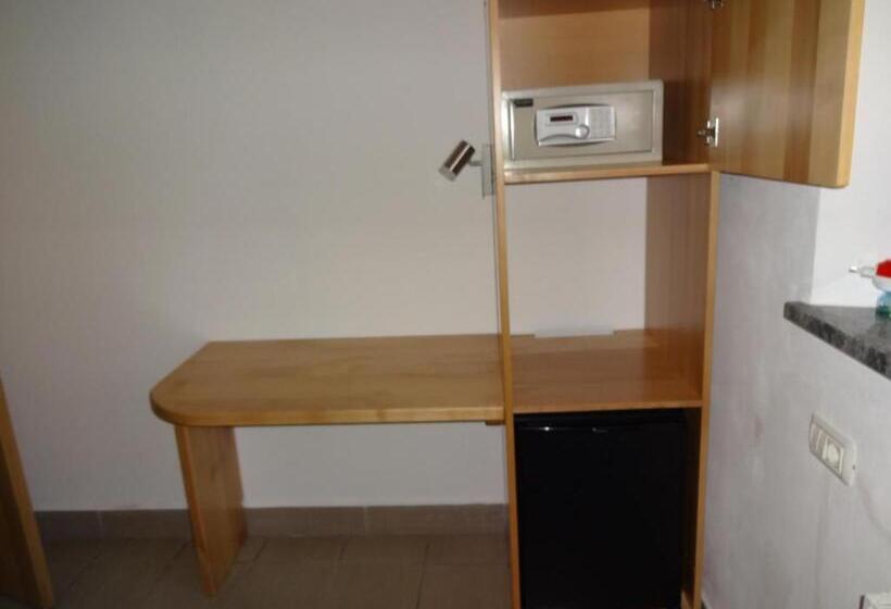 آپارتمان 2 خوابه, Fedrig Rooms With Bathroom & Hostel Rooms