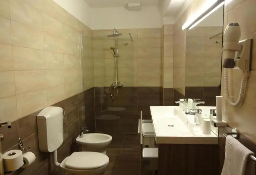 آپارتمان 2 خوابه, Fedrig Rooms With Bathroom & Hostel Rooms