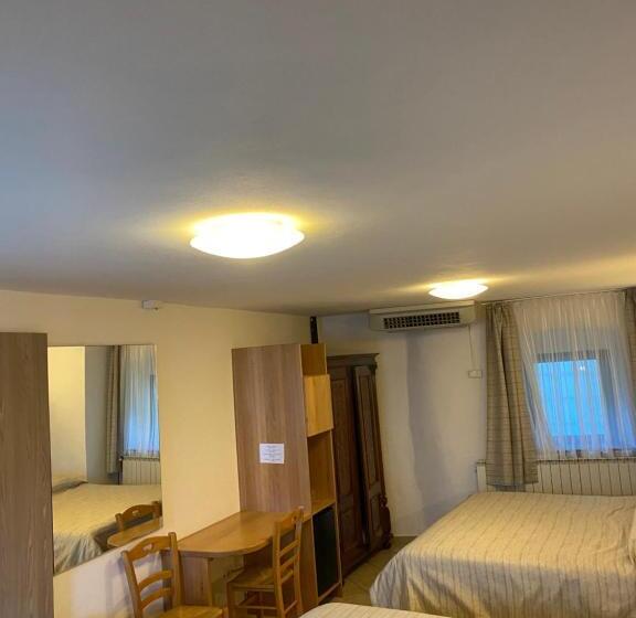 اتاق استاندارد چهار تخته, Fedrig Rooms With Bathroom & Hostel Rooms