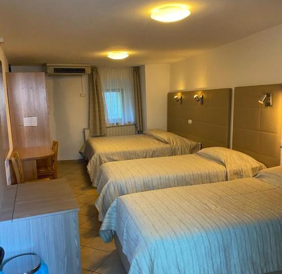 اتاق استاندارد چهار تخته, Fedrig Rooms With Bathroom & Hostel Rooms