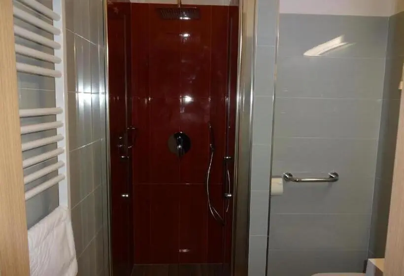 اتاق استاندارد سه نفره, Fedrig Rooms With Bathroom & Hostel Rooms