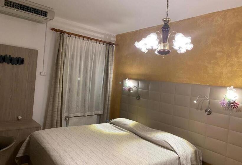 اتاق استاندارد سه نفره, Fedrig Rooms With Bathroom & Hostel Rooms