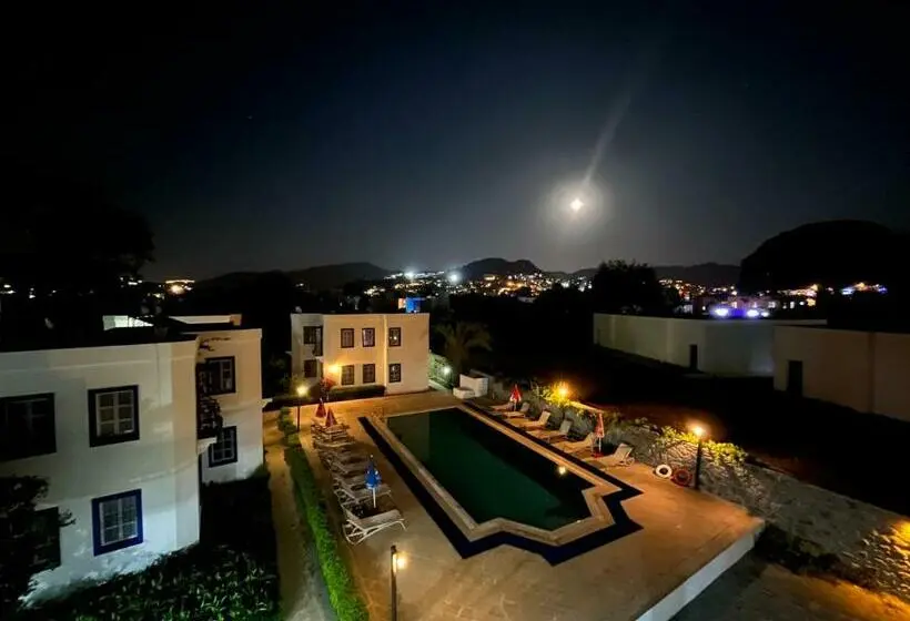 ファミリールーム, Ege Apartments