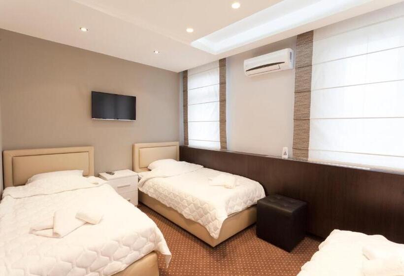 اتاق استاندارد چهار تخته, Centrum Sobe Rooms čačak