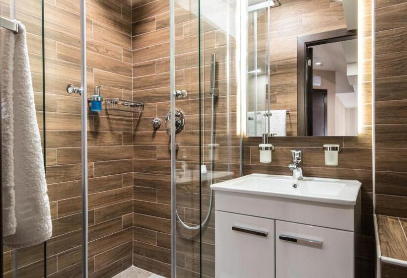 اتاق ساده سه‌ نفره, Centrum Sobe Rooms čačak