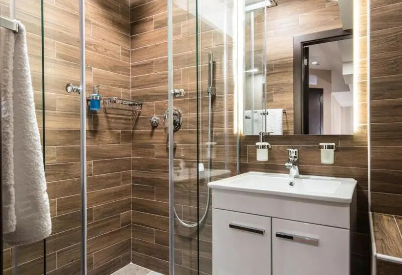 اتاق ساده سه‌ نفره, Centrum Sobe Rooms čačak