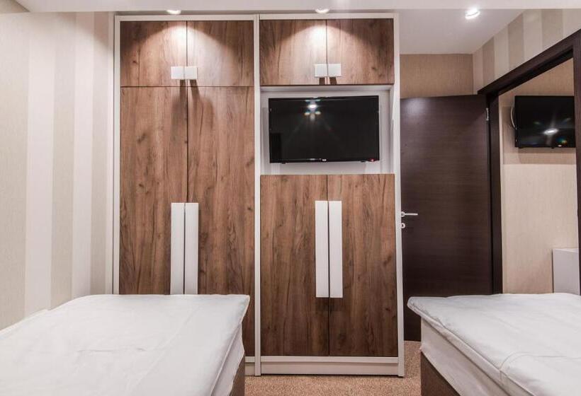 اتاق ساده سه‌ نفره, Centrum Sobe Rooms čačak