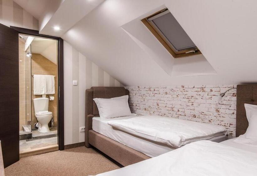 اتاق ساده سه‌ نفره, Centrum Sobe Rooms čačak