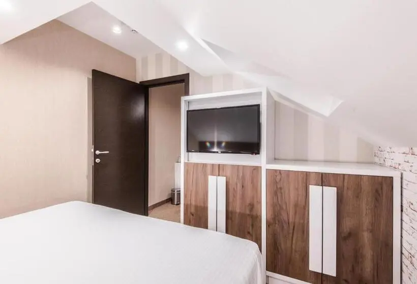 اتاق کلاسیک سه تخته, Centrum Sobe Rooms čačak