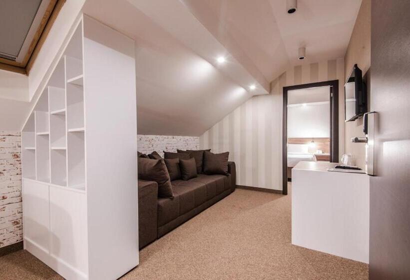 اتاق کلاسیک سه تخته, Centrum Sobe Rooms čačak