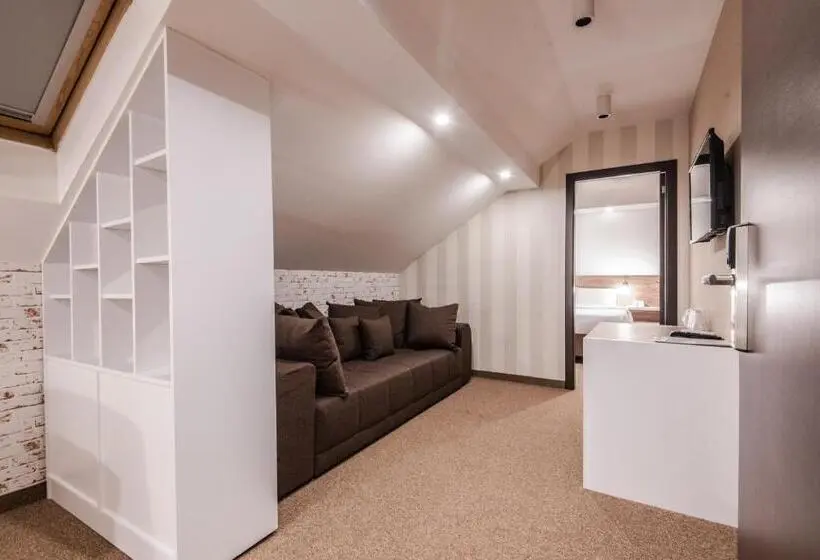 اتاق کلاسیک سه تخته, Centrum Sobe Rooms čačak