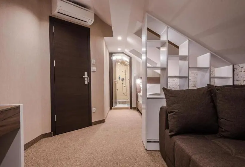 اتاق کلاسیک سه تخته, Centrum Sobe Rooms čačak